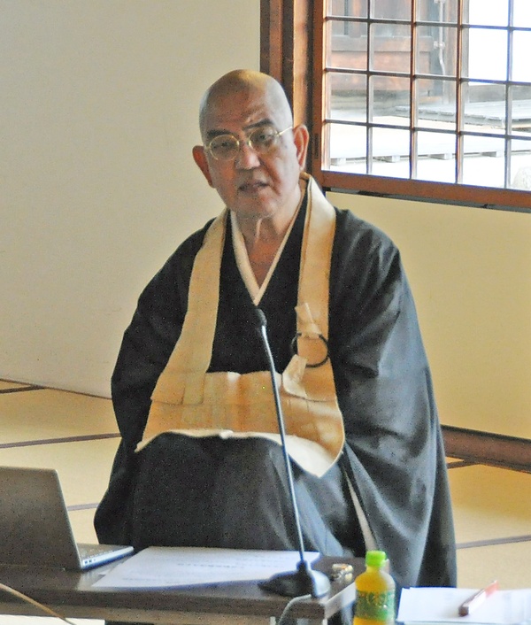 妙心寺派の不活動法人対策について解説する久司氏