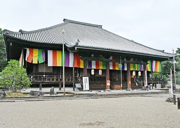 修復話が持ち上がった西大寺本堂（重文）