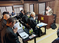 藤井貫首(北海道大名誉教授)を講師に開かれた天台大師講