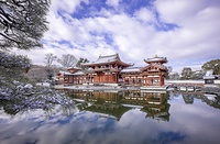鳳凰堂も一面の雪景 平等院、幽玄な光景広がる